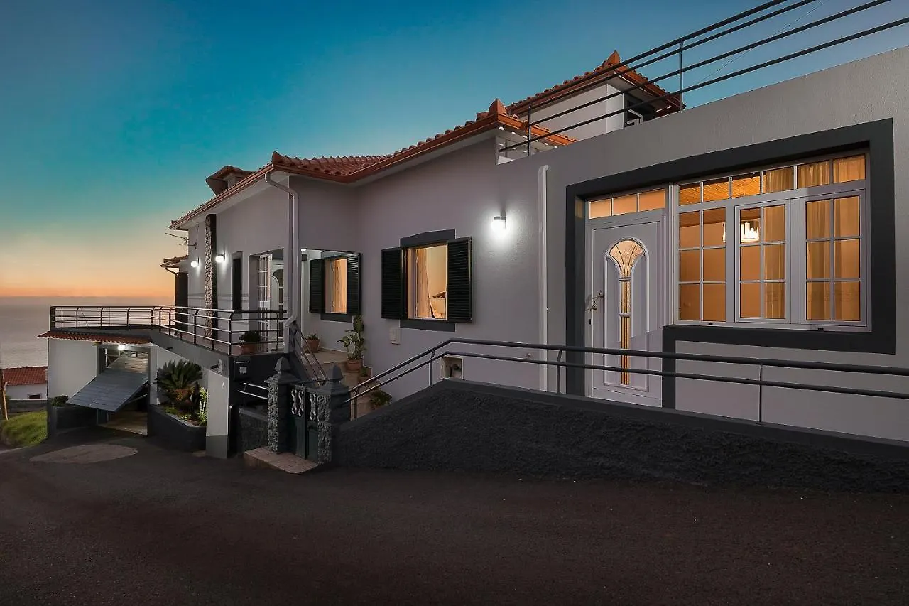 Welcome Home, With A Fantastic View, Sunrise & Sunsets Estreito Da Calheta Prázdninový dům